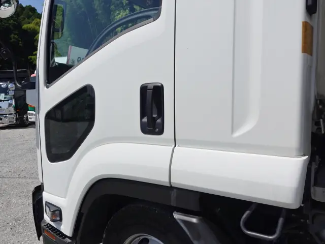 いすゞ フォワード 2RG-FRR90S2(2WD)の写真12