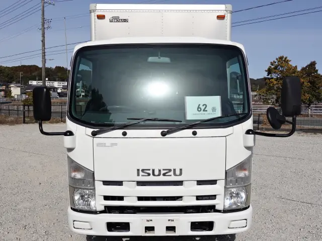 いすゞ エルフ BDG-NMR85AN(2WD)の写真3