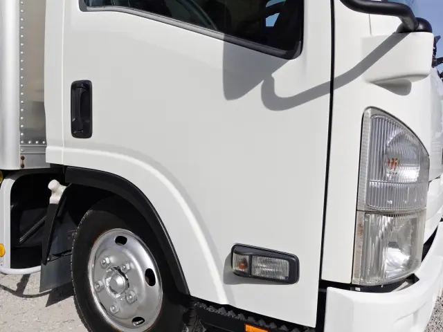 いすゞ エルフ BDG-NMR85AN(2WD)の写真6