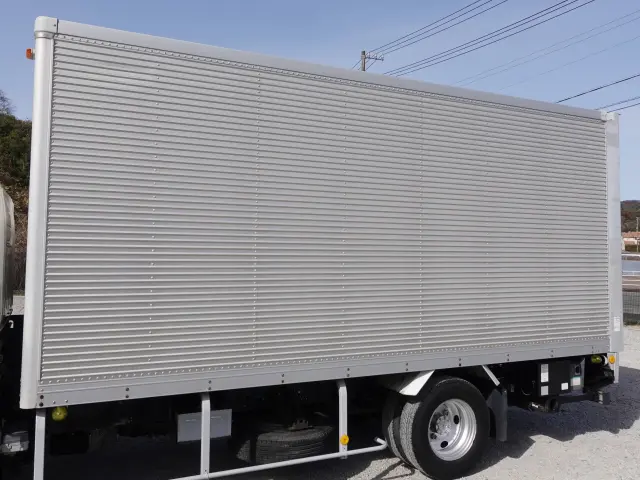 いすゞ エルフ BDG-NMR85AN(2WD)の写真11