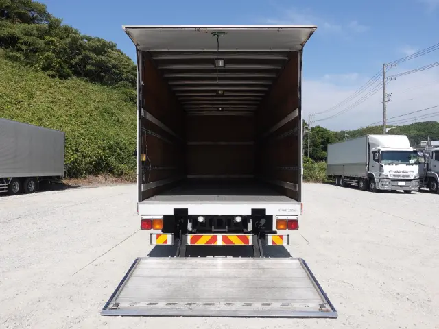 いすゞ フォワード TKG-FRR90S2(2WD)の写真11