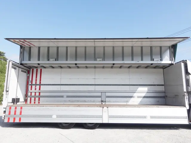 日野 プロフィア QPG-FR1AXEG(6x2)の写真17