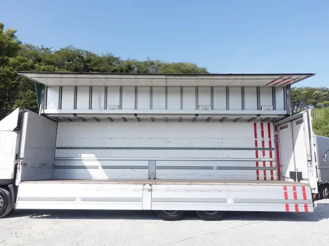 日野 プロフィア QPG-FR1AXEG(6x2)の写真18
