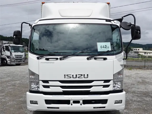 いすゞ フォワード TKG-FRR90T2(2WD)の写真3