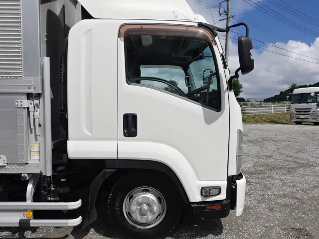 いすゞ フォワード TKG-FRR90T2(2WD)の写真4