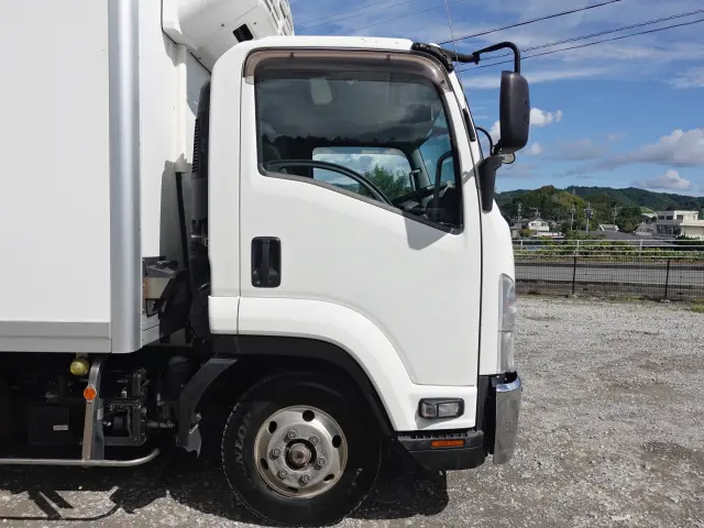 いすゞ フォワード 2PG-FRR90T2(2WD)の写真4