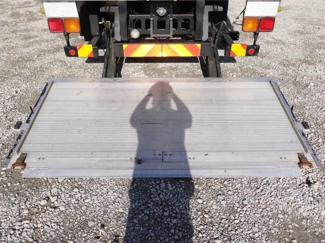 いすゞ フォワード TKG-FRR90T2(2WD)の写真17