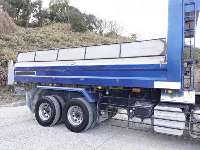 いすゞ ギガ QKG-CYZ77AM(6x4)の写真8