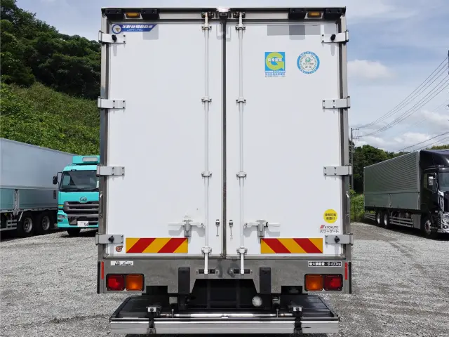 いすゞ フォワード SKG-FSR90T2(2WD)の写真11
