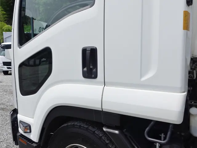 いすゞ フォワード SKG-FSR90T2(2WD)の写真15