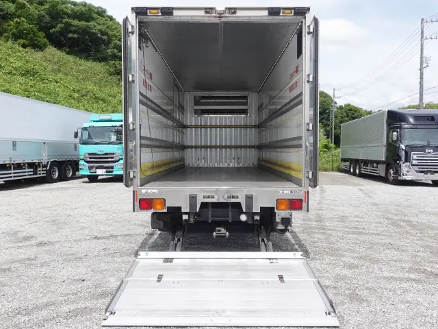 いすゞ フォワード SKG-FSR90T2(2WD)の写真17