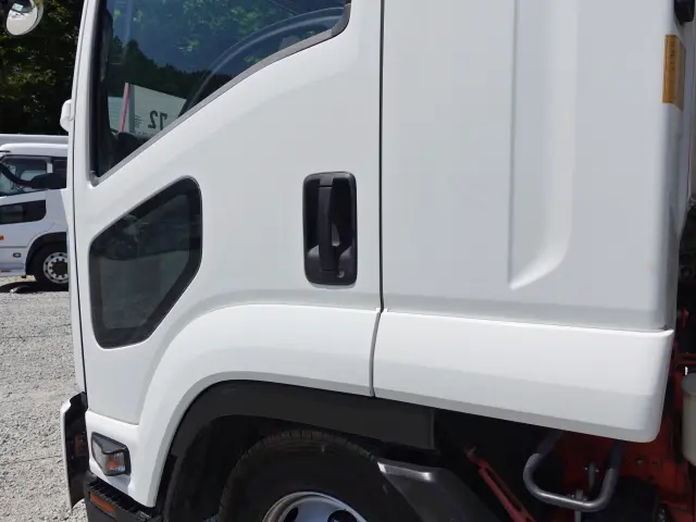 いすゞ フォワード TKG-FRR90T2(2WD)の写真15