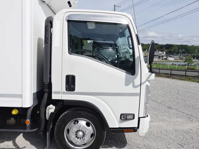 いすゞ エルフ 2RG-NPR88AN(2WD)の写真7