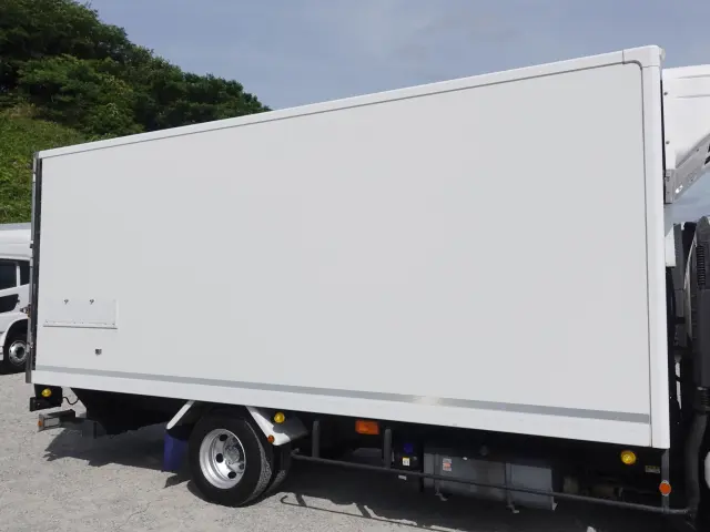 いすゞ エルフ 2RG-NPR88AN(2WD)の写真8