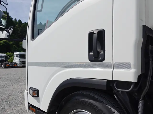 いすゞ エルフ 2RG-NPR88AN(2WD)の写真15