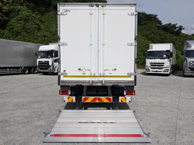 いすゞ エルフ 2RG-NPR88AN(2WD)の写真17