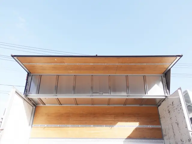 いすゞ フォワード TKG-FRR90T2(2WD)の写真16