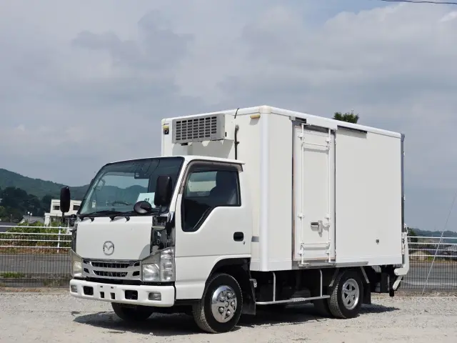 いすゞ エルフ BKG-LJR85AN(2WD)の写真17