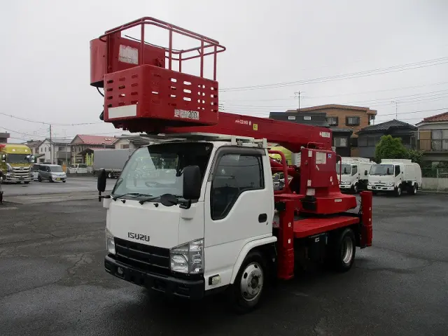いすゞ エルフ TKG-NKR85N(2WD)の写真1