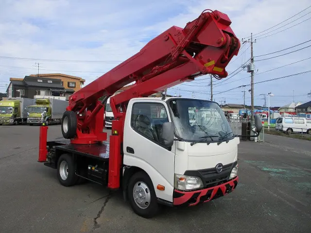 日野 デュトロ SKG-XZU600E(2WD)の写真2