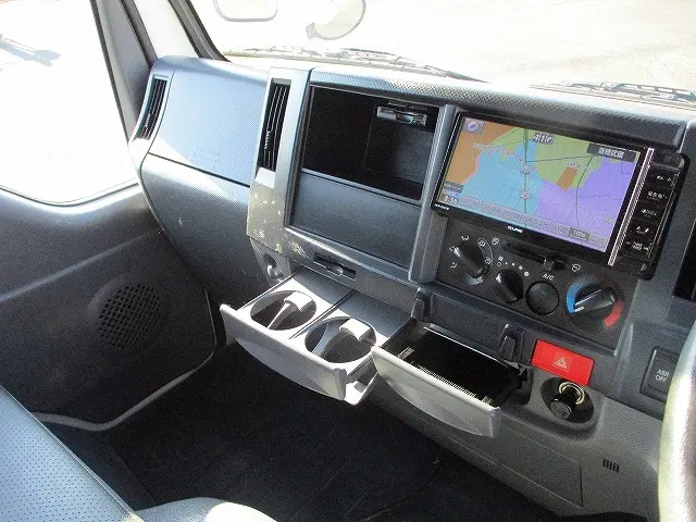 いすゞ エルフ TPG-NJR85AD(2WD)の写真8