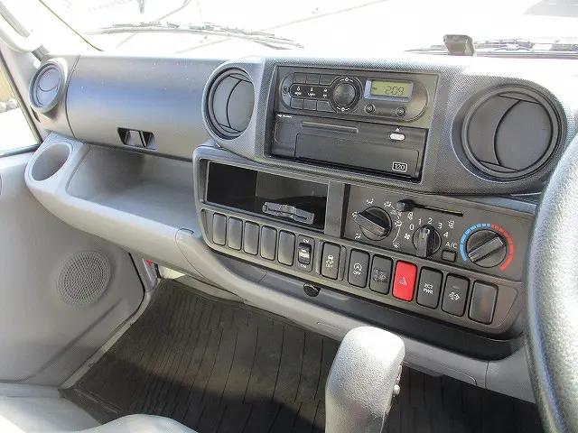 トヨタ ダイナ TPG-XZU605(2WD)の写真9