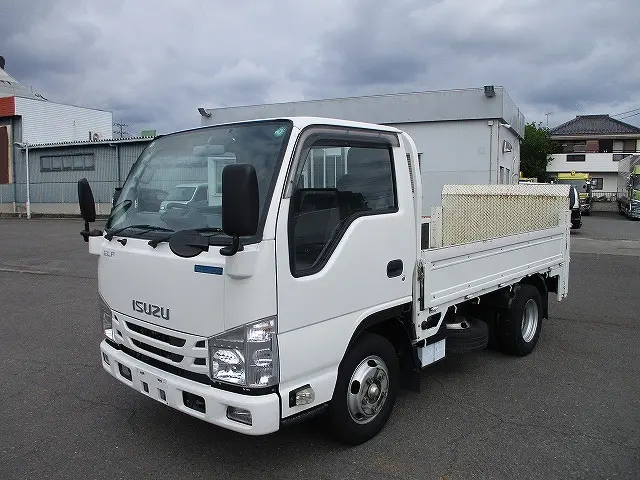 いすゞ エルフ 2RG-NHR88A(2WD)の写真1