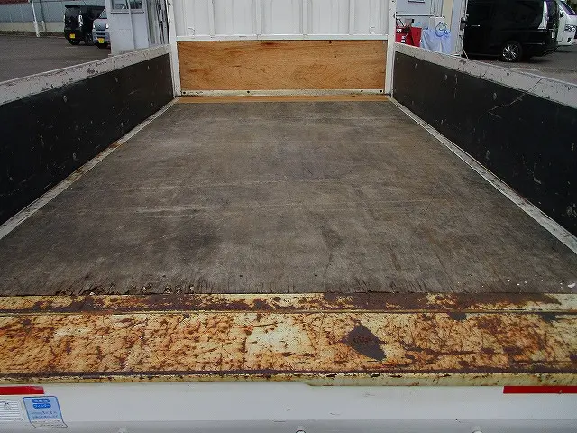 いすゞ エルフ 2RG-NHR88A(2WD)の写真5