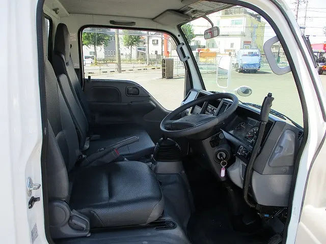 いすゞ エルフ TPG-NJR85AN(2WD)の写真7