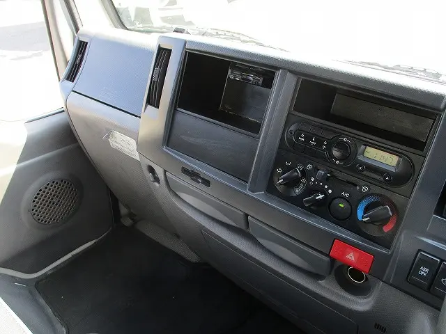 いすゞ エルフ TPG-NJR85AN(2WD)の写真9