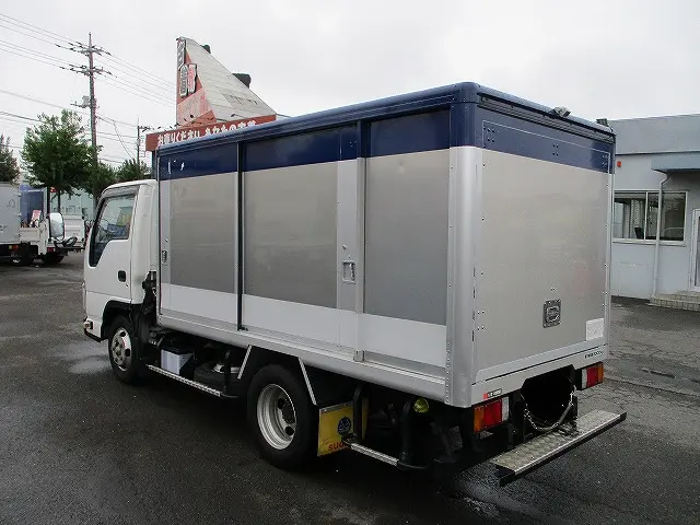 いすゞ エルフ TRG-NJR85AN(2WD)の写真4
