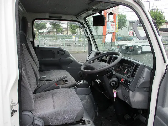 いすゞ エルフ TRG-NJR85AN(2WD)の写真7