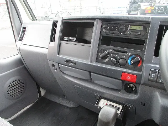 いすゞ エルフ TRG-NJR85AN(2WD)の写真9