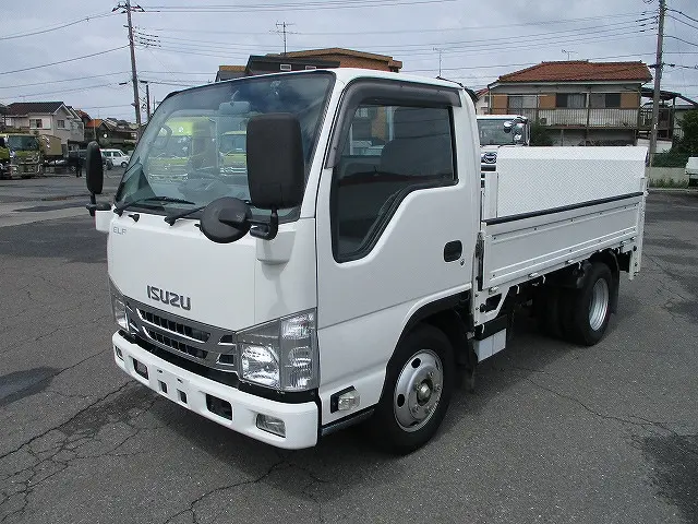 いすゞ エルフ 2RG-NKR88A(2WD)の写真1