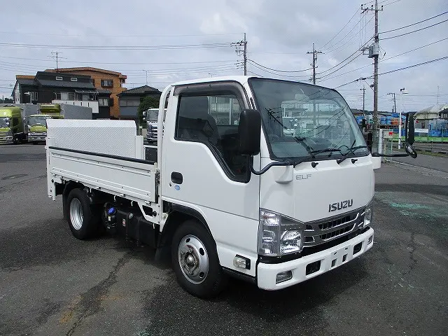 いすゞ エルフ 2RG-NKR88A(2WD)の写真2