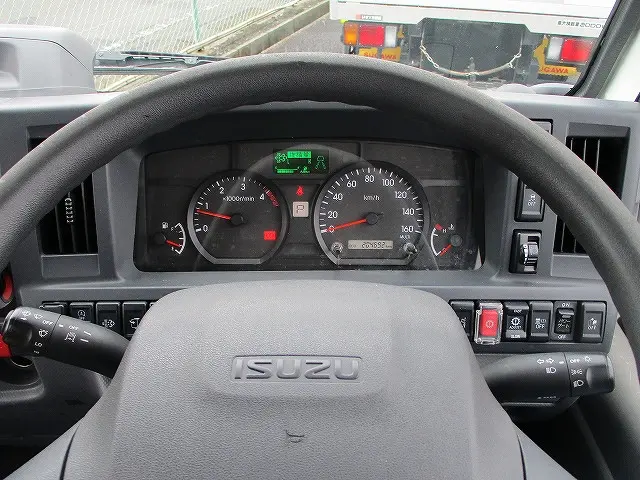 いすゞ エルフ 2RG-NKR88A(2WD)の写真7