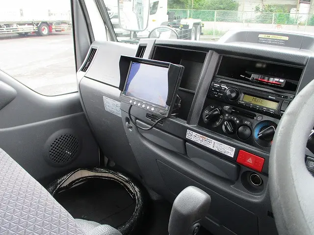 いすゞ エルフ 2RG-NKR88A(2WD)の写真8