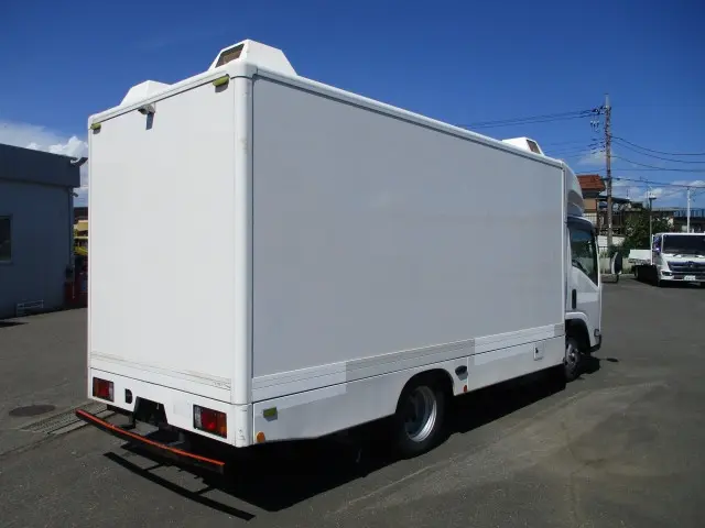 いすゞ エルフ TP-NMR85AN(2WD)の写真4