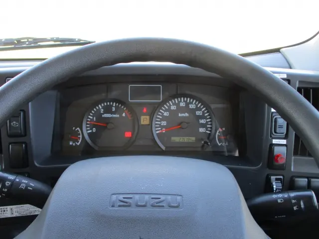 いすゞ エルフ TP-NMR85AN(2WD)の写真6