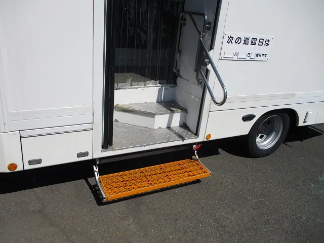いすゞ エルフ TP-NMR85AN(2WD)の写真11