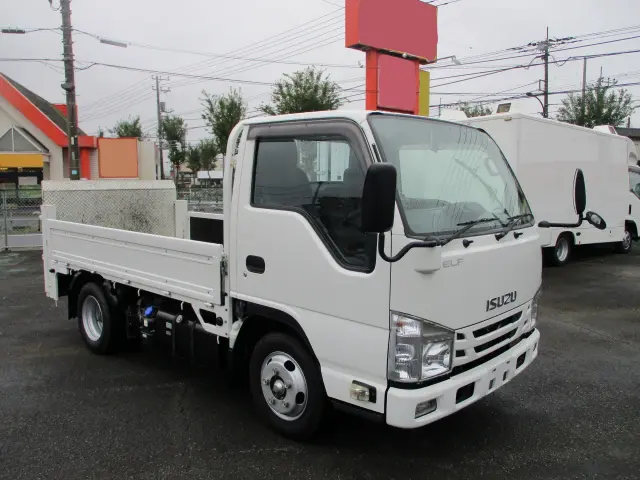 いすゞ エルフ 2RG-NJR88A(2WD)の写真2