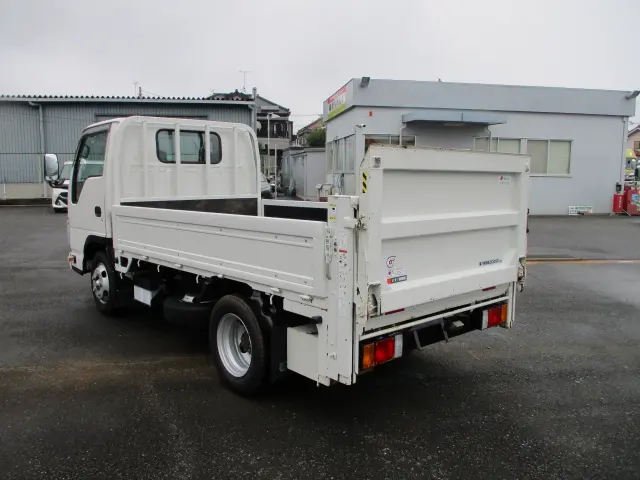 いすゞ エルフ 2RG-NJR88A(2WD)の写真3