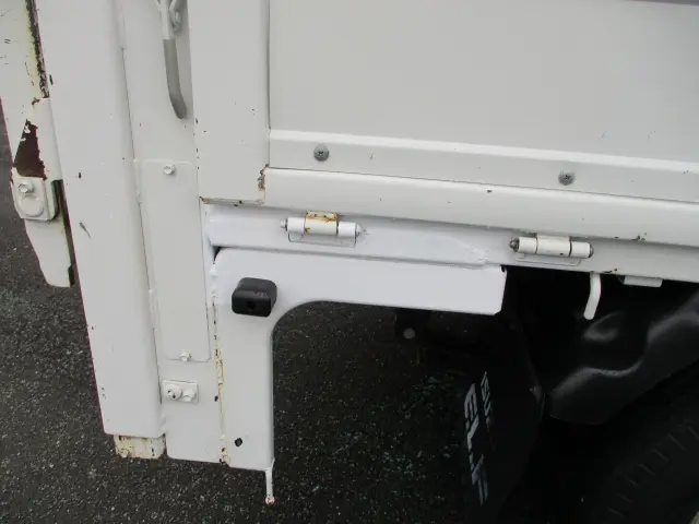 いすゞ エルフ 2RG-NJR88A(2WD)の写真16