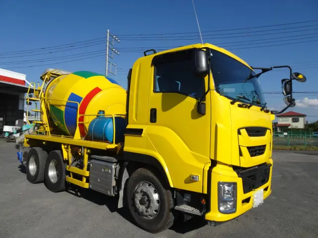 いすゞ ギガ 2KG-CXZ77CT(6x4)の写真3