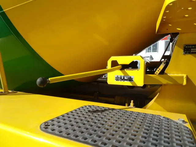 いすゞ ギガ 2KG-CXZ77CT(6x4)の写真7