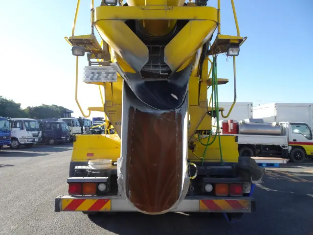 いすゞ ギガ 2KG-CXZ77CT(6x4)の写真13