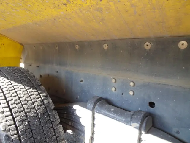 いすゞ ギガ 2KG-CXZ77CT(6x4)の写真14