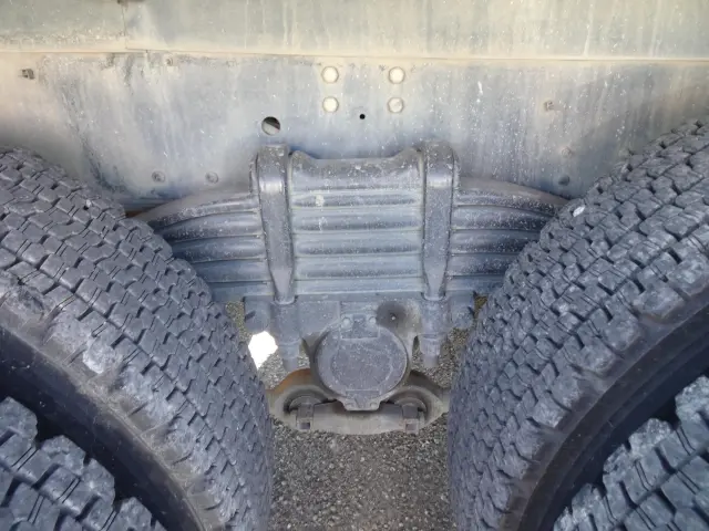 いすゞ ギガ 2KG-CXZ77CT(6x4)の写真16