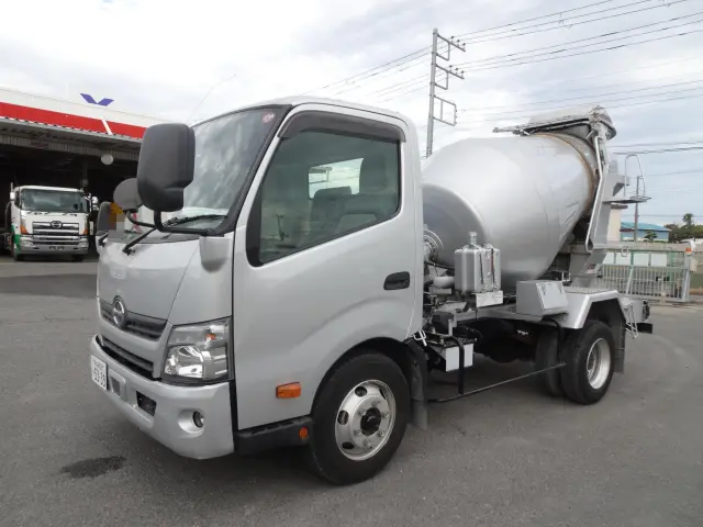 日野 デュトロ 2KG-XZU700M(2WD)の写真1