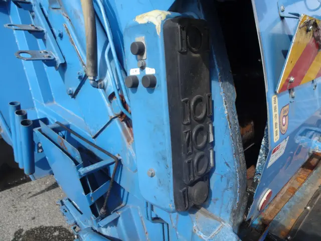 日野 レンジャー QKG-FJ7JGAA(2WD)の写真8